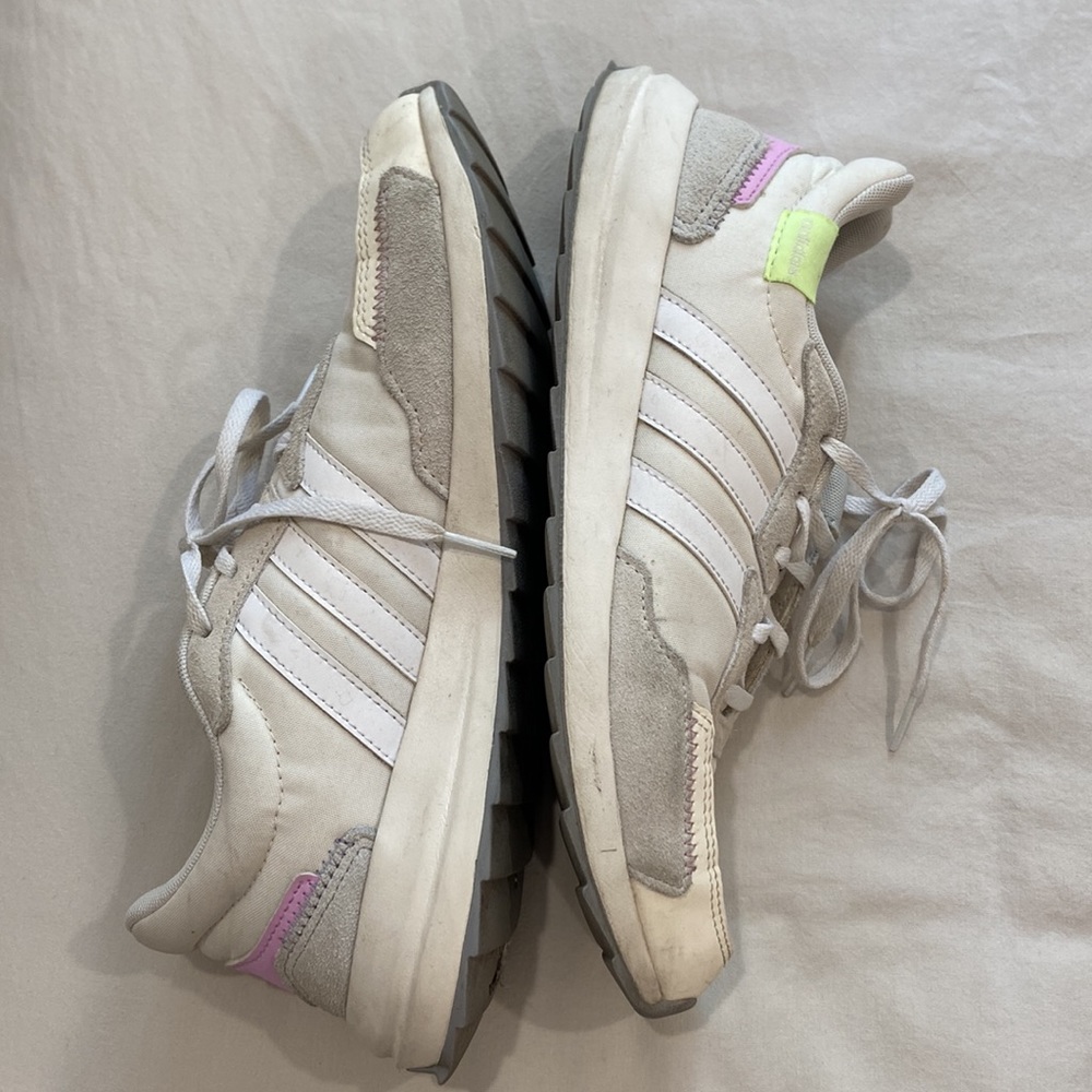 Adidas retro sneakers